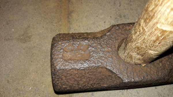 ขายค้อนปอนขนาดใหญ่งานเก่าเหล็กดีหนักประมาณ 4-5กิโล