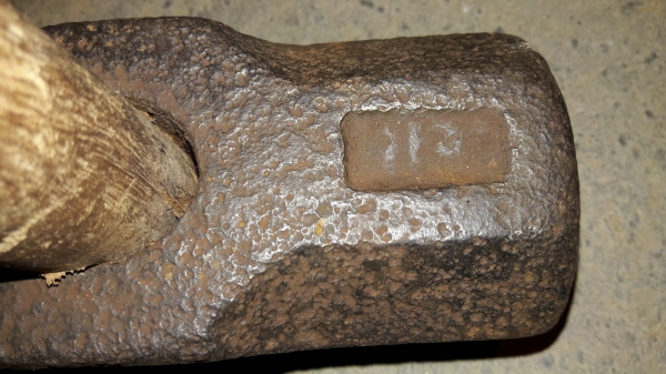 ขายค้อนปอนขนาดใหญ่งานเก่าเหล็กดีหนักประมาณ 4-5กิโล