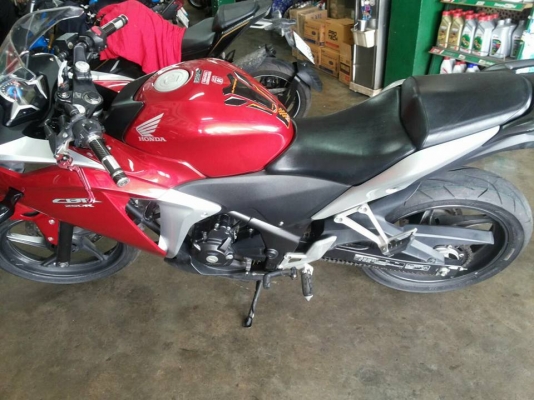 ขาย CBR 250 i ปี 54 ไม่มี ABS เครื่องดีเดิมๆ สภาพภายนอกสวย ไม่มีรอยล้ม วิ่งน้อย เล่มพร้อมชุดโอน