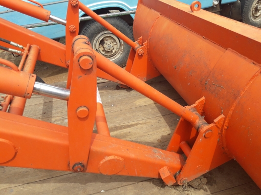 ชุดตัก ป.เสรี สำหรับ30-47แรง สภาพใหม่มาก