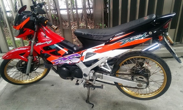 ขายแดช 125 เครื่องดี สภาพตามรูป มีทะเบียนโอนได้ 8,900 ขายแดช 125 เครื่องดี สภาพตามรูป มีทะเบียนโอนได้ 8,900