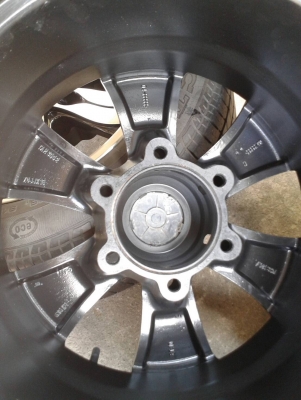 ขอบ16นิ้ว6รู พร้อมยาง ชุดนี้ ราคา 6900 บาท