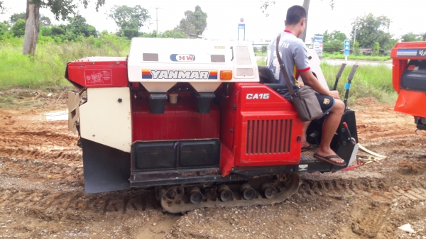 ขายถูกด่วนๆ รถเกี่ยวข้าว ขายส่ง รถญีปุ่นไม่เคยใช้งานในไทย ขายถูกด่วนๆ รถเกี่ยวข้าว ขายส่ง รถญีปุ่นไม่เคยใช้งานในไทย