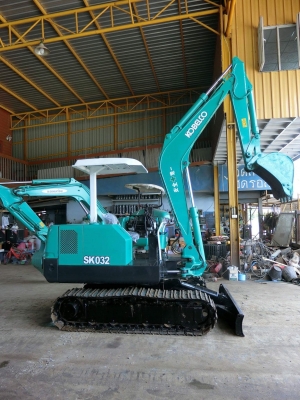 ขายด่วน KOBELCO SK032 เก่านอกแท้ญี่ปุ่น ไม่เคยใช้ในไทย ระบบไว เครื่องสวย มีเอกสารใบอินวอย และ ใบซื้อขาย