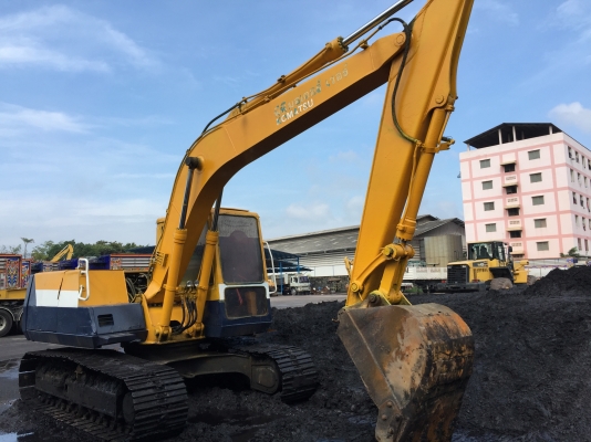 ขายรถแบคโฮ KOMATSU PC120-5 ไฟฟ้าใช้ได้ เอกสารใบอิมวิย (สวม) ราคา.520000 ต่อรอง