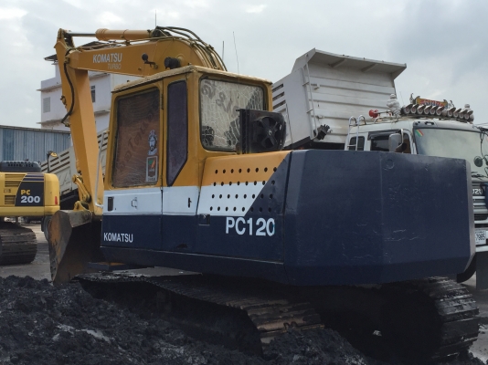 ขายรถแบคโฮ KOMATSU PC120-5 ไฟฟ้าใช้ได้ เอกสารใบอิมวิย (สวม) ราคา.520000 ต่อรอง