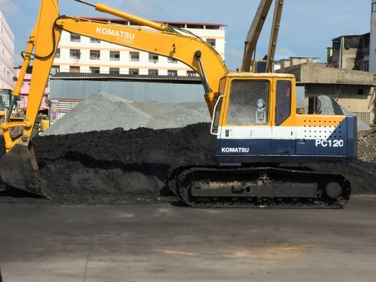 ขายรถแบคโฮ KOMATSU PC120-5 ไฟฟ้าใช้ได้ เอกสารใบอิมวิย (สวม) ราคา.520000 ต่อรอง