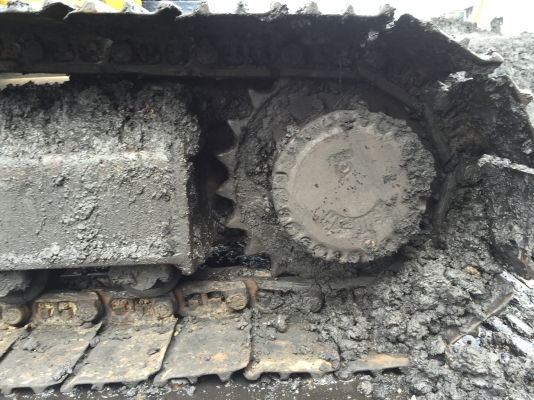 ขายรถแบคโฮ KOMATSU PC120-5 ไฟฟ้าใช้ได้ เอกสารใบอิมวิย (สวม) ราคา.520000 ต่อรอง