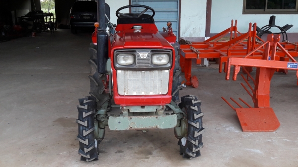 ขายรถไถยันมาร์YM1502D15แรง3สูบขับ4X4อุปกรณ์ผานสาม ขายรถไถยันมาร์YM1502D15แรง3สูบขับ4X4อุปกรณ์ผานสาม