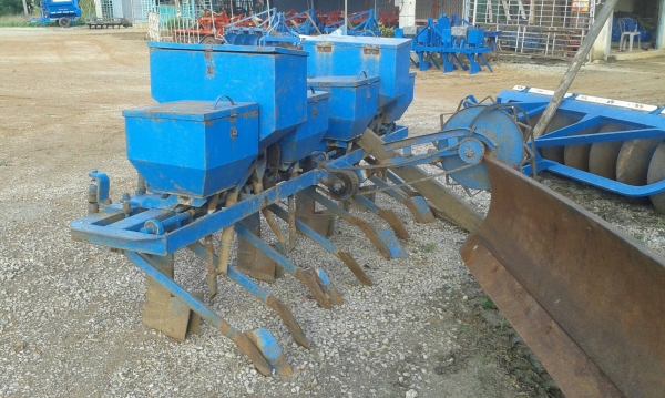 ขายเครื่องหยอดข้าวโพด สภาพดี