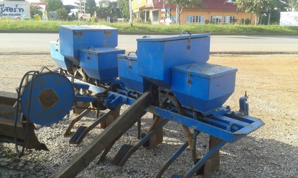 ขายเครื่องหยอดข้าวโพด สภาพดี
