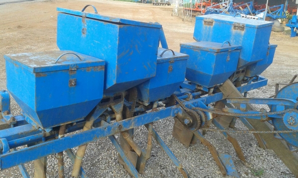 ขายเครื่องหยอดข้าวโพด สภาพดี