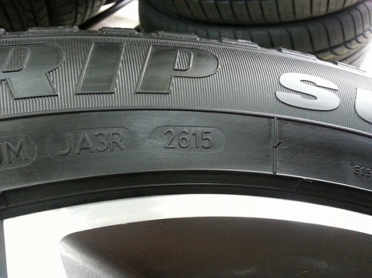 ล้อเดิม แม็กติดรถ Ford Everest ฟอร์ดเอเวอเรสต์ ขอบ20พร้อมยางปี15สภาพสวยวิ่งยาวๆ