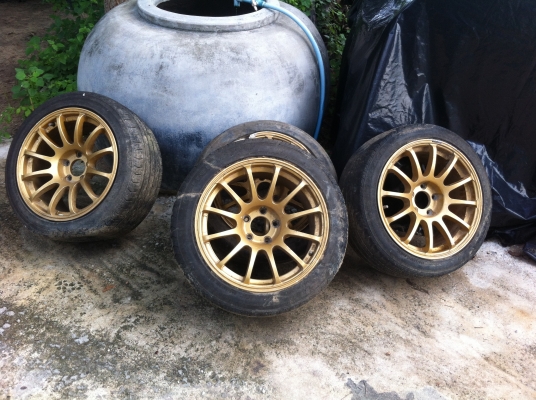 ล้อ 5รู114 ขอบ 17 x 9.5 offset 30 2วง และ ล้อหน้าอีก1วง ทั้งหมด3วง ล้อหน้าแตก1วง 3500บาท