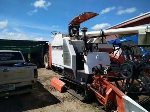 ขายรถเกี่ยวข้าวคูโบต้าDC68Gอุ้ม สภาพเช็คลงงาน เอกสารทะเบียนครบ เครื่องเดิม