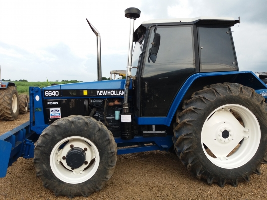 ขาย6640(4&times;4)คานหน้าคาลาโล่เอกสารอิยวอย   รถสวยพร้อมใช้งาน