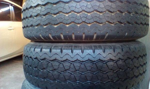 ล้อกะทะอีซู15/6-139 ยางบริสโตน215/70/15ปี0613 คู่ 1800บ.