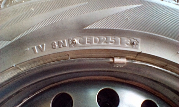 ล้อกะทะขอบ15/4-114 ยางบริสโตน195/55/15ปี13 ชุด 2500บ.