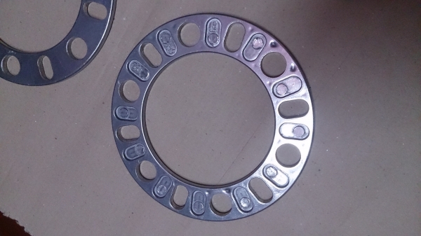 Spacer 6 มิลลิเมตร งาน CNC ไทย และงาน Japan อย่างละชุดครับ