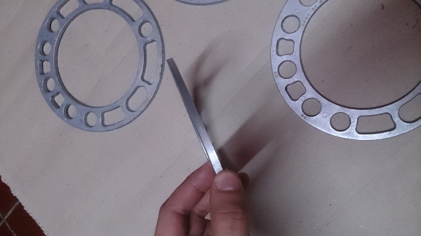 Spacer 6 มิลลิเมตร งาน CNC ไทย และงาน Japan อย่างละชุดครับ