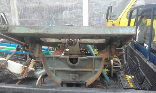 tractor-backhoe ได้จัดส่งเครื่องเลื่อยไม้ ผ่าไม้ ไสไม้ รีดไม้ ขึ้นรถให้ลูกค้าไปใช้ที่ศรีสะเกษ เรียบร