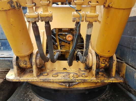 KOMATSU PC 200-5