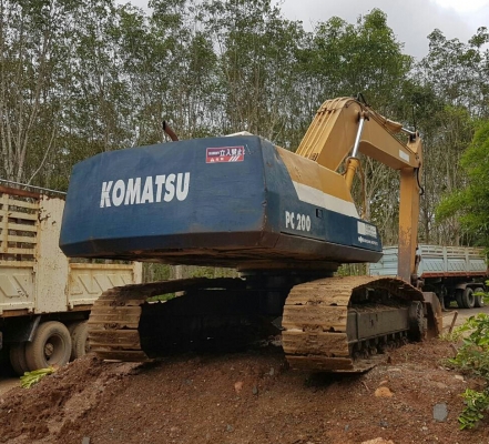KOMATSU PC 200-5 KOMATSU PC 200-5