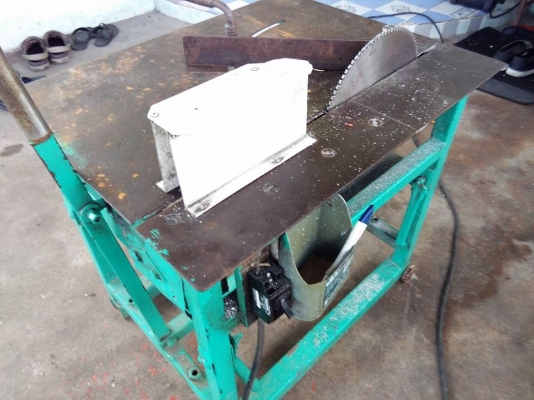 ขายเเท่นตัดอลูมิเนียมมือสองพร้อมใช้