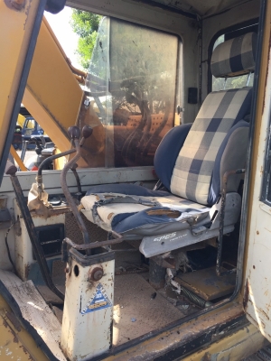 รถขุดเก่าไทย CAT 60 ขายตามสภาพ