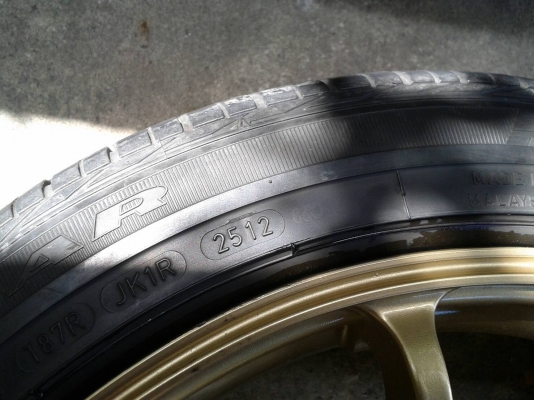 ขอบ17นิ้ว6รู หน้า8 หลัง9 พร้อมยาง ชุดนี้ ราคา 8500 บาท ขอบ17นิ้ว6รู หน้า8 หลัง9 พร้อมยาง ชุดนี้ ราคา 8500 บาท