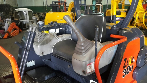 ขาย รถขุด HITACHI รุ่น EX30-2- มือสองญี่ปุ่น แทรกเหล็ก สลัก บูท เอวแน่น 100\% ปั้มนิ้ว คอนโทรลสั้น ทำงานไว ขนาดเทียบเท่า PC30 มือถือ/LINE ID : 0818753444 ขาย รถขุด HITACHI รุ่น EX30-2- มือสองญี่ปุ่น แทรกเหล็ก สลัก บูท เอวแน่น 100\% ปั้มนิ้ว คอนโทรลสั้น ทำงานไว ขนาดเทียบเท่า PC30 มือถือ/LINE ID : 0818753444