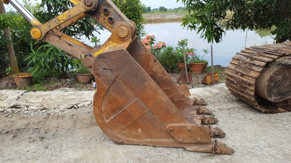 ขายkomatsu PC 200-8N1