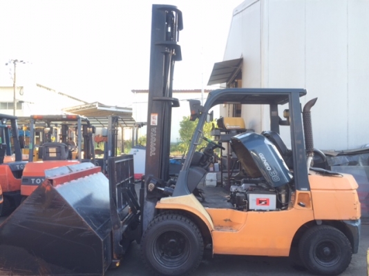 ขายรถโฟลคลิฟท์ TOYOTA 02-7FD30 ,เกียร์ออโต,ดีเซล 2Z ,ปุ้งกี๋แท้ญี่ปุ่น, ปรับคว่ำ-หงายเทได้ , เสายกสูง 5 เมตร ,ล้อหน้าคู่ , รถนำเข้าจากญี่ปุ่น 100\% ขายรถโฟลคลิฟท์ TOYOTA 02-7FD30 ,เกียร์ออโต,ดีเซล 2Z ,ปุ้งกี๋แท้ญี่ปุ่น, ปรับคว่ำ-หงายเทได้ , เสายกสูง 5 เมตร ,ล้อหน้าคู่ , รถนำเข้าจากญี่ปุ่น 100\%
