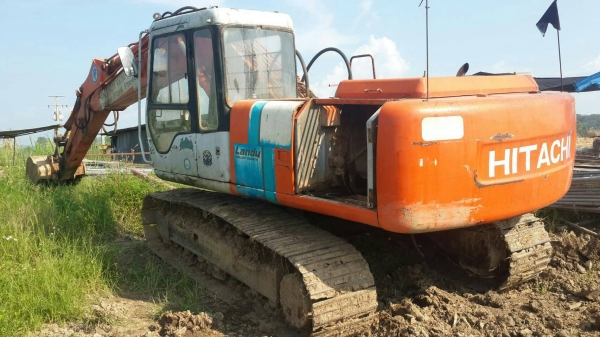 ขายHitachi Ex200-2Super สภาพสวยพร้อมใช้ ต่อคุณอ๊อฟพิจิตร086-737-9991