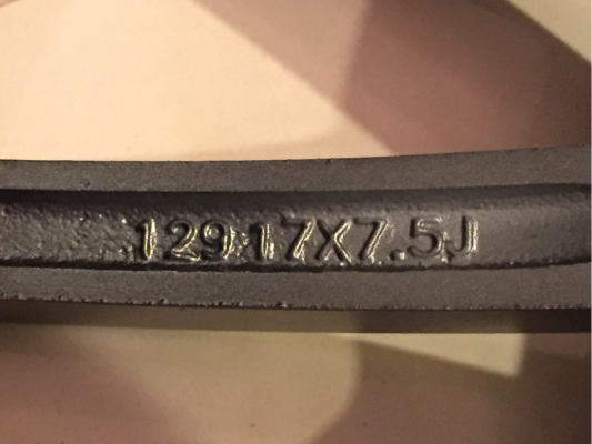 ล้อ ADVAN ขอบ17 สภาพสวย ไม่มีซ่อม ราคาไม่แพง