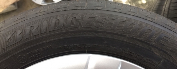 ยาง 175-65-14 ป้ายแดง Bridgestone ปี16 ยาง 175-65-14 ป้ายแดง Bridgestone ปี16