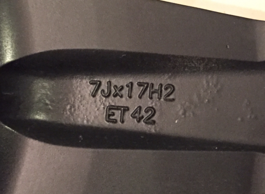 ล้อ EVO ขอบ17 สีดำด้าน สภาพสวย ไม่มีซ่อม ราคาไม่แพง