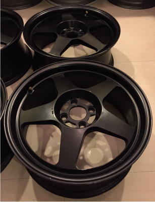 ล้อ EVO ขอบ17 สีดำด้าน สภาพสวย ไม่มีซ่อม ราคาไม่แพง