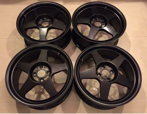 ล้อ EVO ขอบ17 สีดำด้าน สภาพสวย ไม่มีซ่อม ราคาไม่แพง