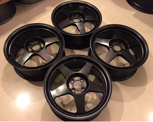 ล้อ EVO ขอบ17 สีดำด้าน สภาพสวย ไม่มีซ่อม ราคาไม่แพง