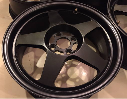 ล้อ EVO ขอบ17 สีดำด้าน สภาพสวย ไม่มีซ่อม ราคาไม่แพง