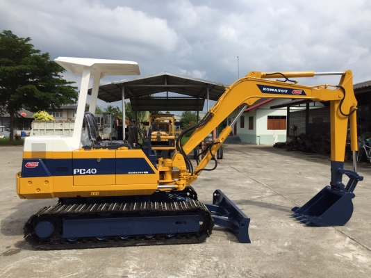 รถขุด KOMATSU PC40-6 ทำสีใหม่ นำเข้ามือสองญี่ปุ่น