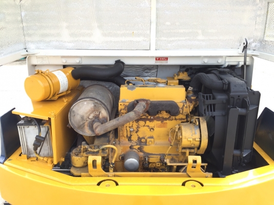 รถขุด KOMATSU PC40-6 ทำสีใหม่ นำเข้ามือสองญี่ปุ่น รถขุด KOMATSU PC40-6 ทำสีใหม่ นำเข้ามือสองญี่ปุ่น