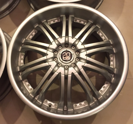 ล้อแนว USA ขอบ20 สภาพสวย ไม่มีซ่อม ราคาไม่แพง