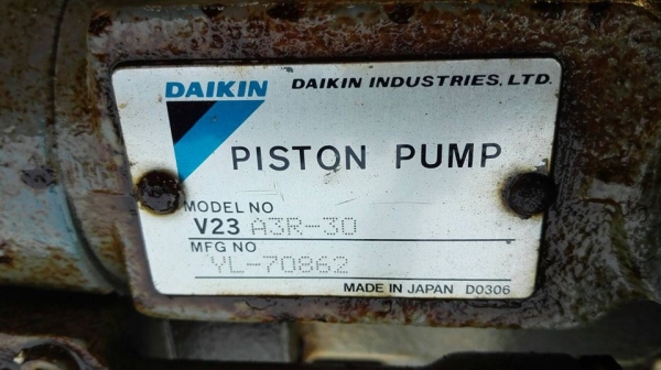 ** SOLD ** ปั้มน้ำมันไฮดรอลิค DAIKIN JAPAN 7.5 HP 380V มีออยคูลเลอร์พร้อมใช้งาน