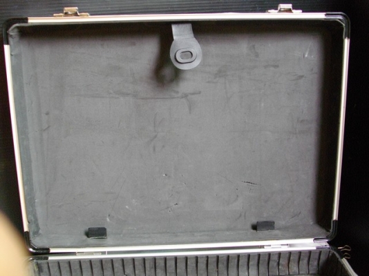 ขายกระเป๋าอลูมิเนียมใส่เครื่องใส่ของใช้ได้