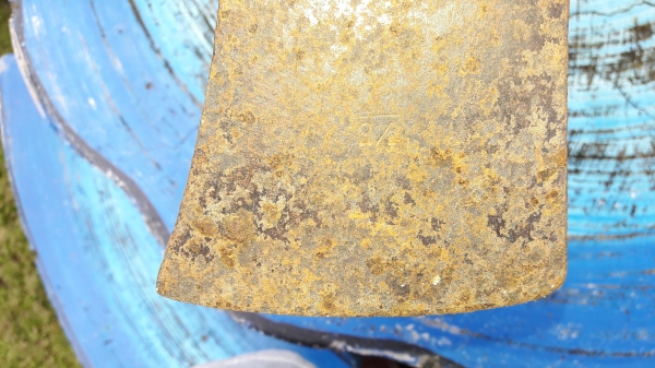 ขายหัวขวานงานเก่าขนาด2 1/2ปอนและหัวขวานเล็กงานเก่าๆ