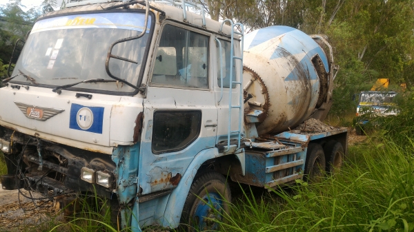 ขายครับ Hino ZM303 เครื่อง EK100 260 แรง 2 เพลา เครื่องติดแต่วิ่งไม่ได้ เอกสารเล่มทะเบียนพร้อมโอน รา