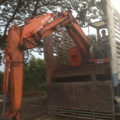 รถแบ็คโฮ