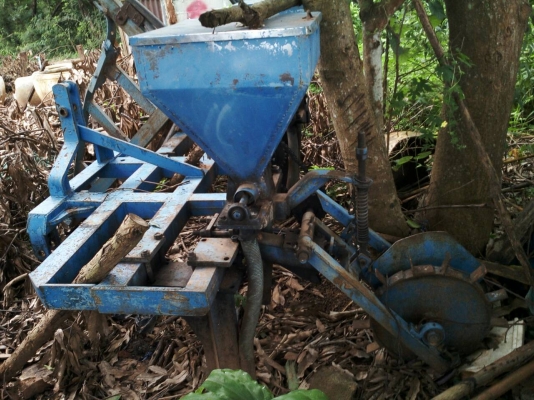 ลิปเปอร์ฝังปุ๋ย ลิปเปอร์ฝังปุ๋ย